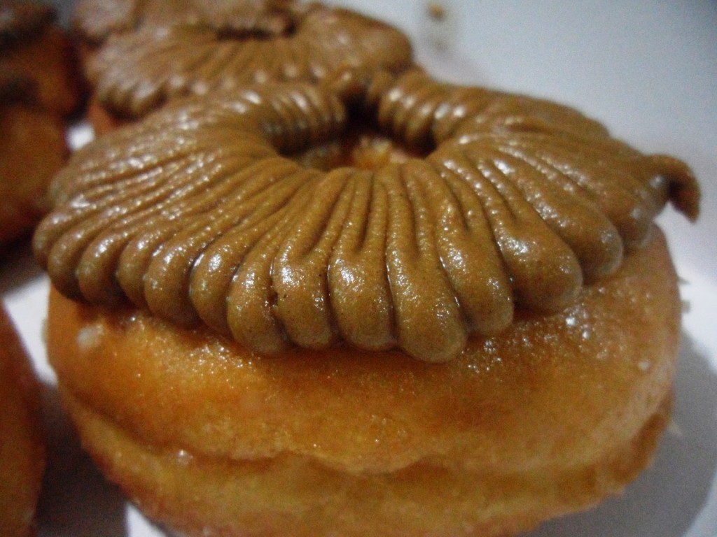 COOKIE BUTTER DOUGHNUTS